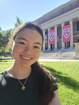 Profile picture of Harvard undergraduate student Elizabeth Miri