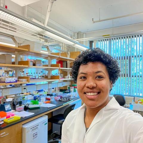 Kramer Lab research assistant, Teo Cooper